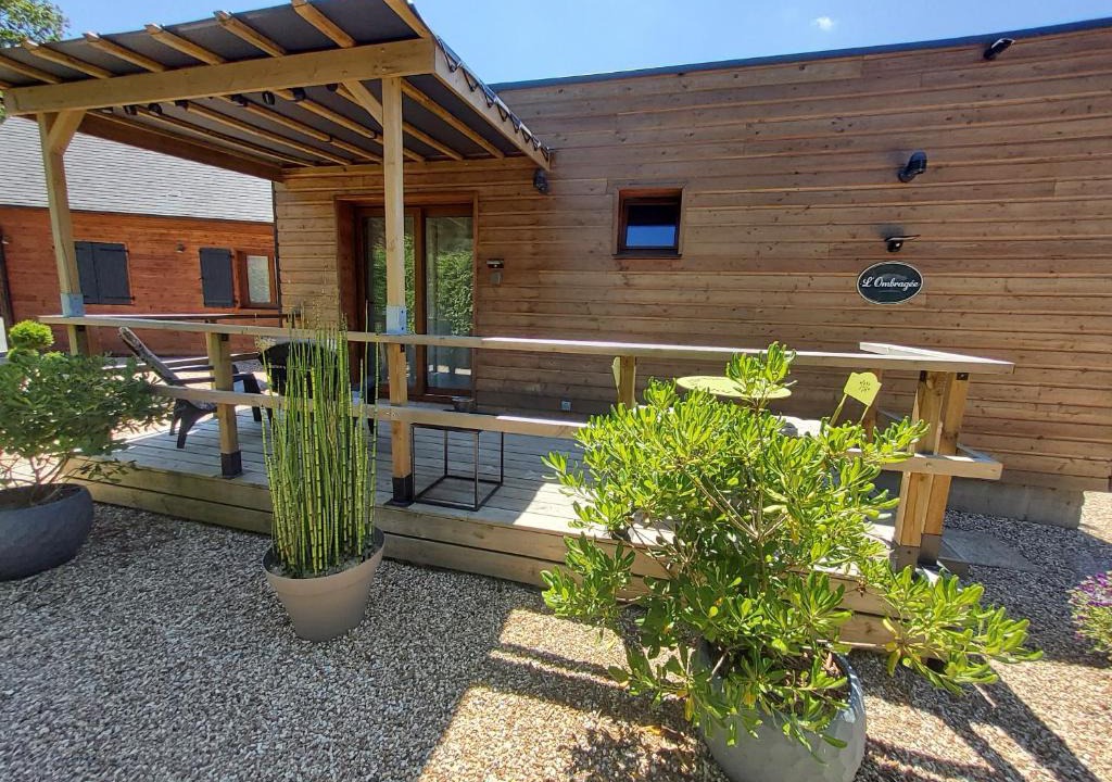 Courtonne-la-Meurdrac Bed & Breakfast | L’Ombragée Au Doux Refuge