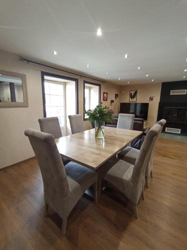 Saint-Etienne-du-Bois House | L'orée du bois