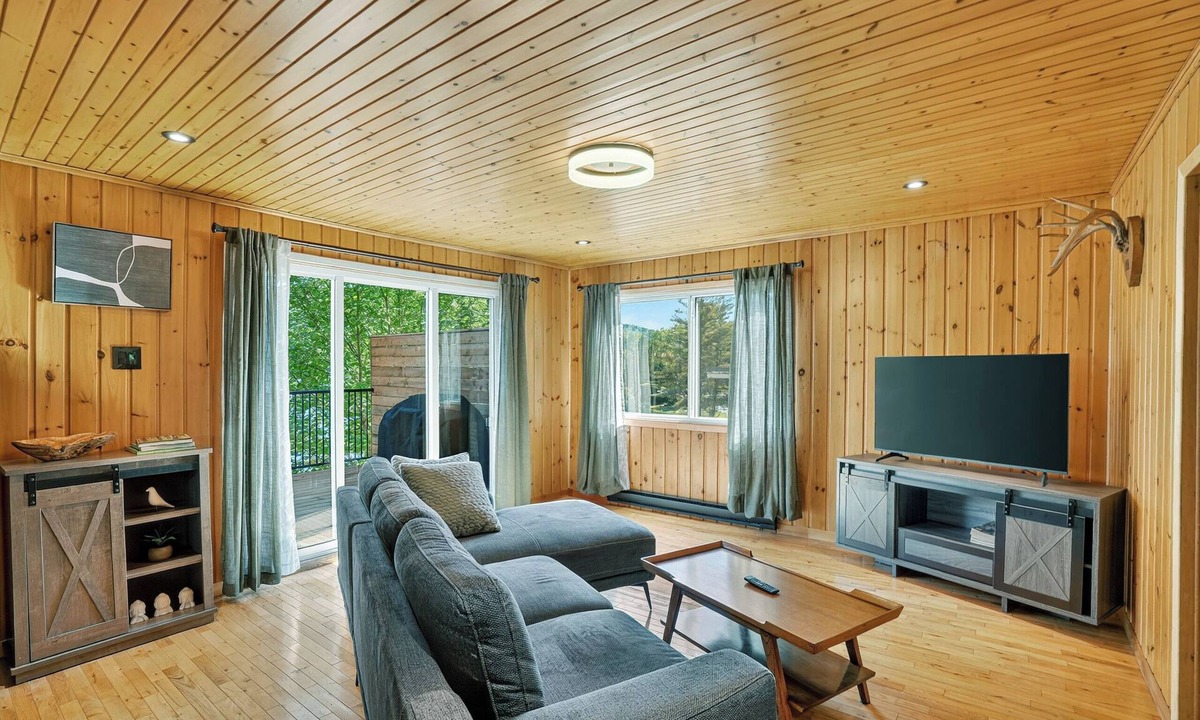 Lac-Saguay Ski Chalet | L'Orée du lac