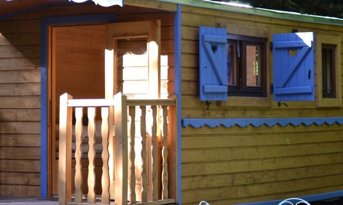 Bransles House | L'Orangerie du Moulin/Campanule Caravan