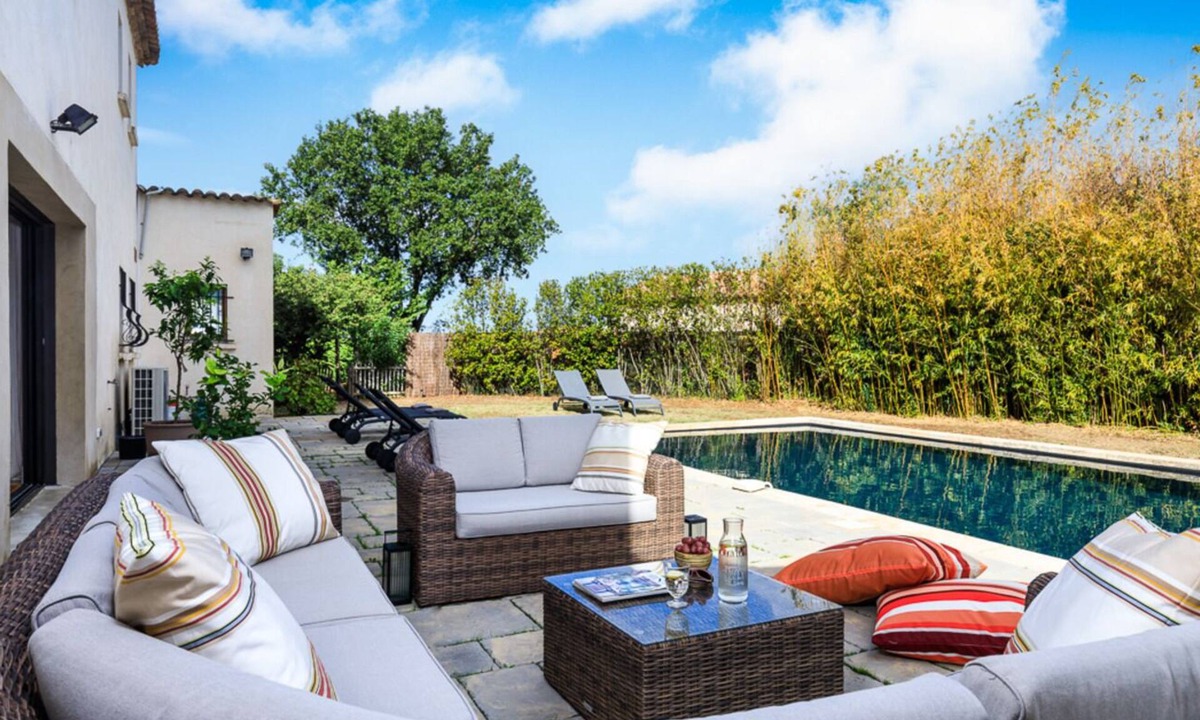 Blauzac Villa | L'orangerie - Four Bedroom Villa, Sleeps 8