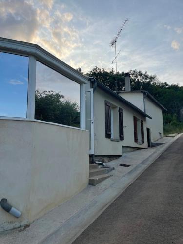 Fontenay-pres-Chablis House | L R de la vallée