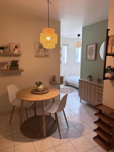 Bonnefoy-Roseraie-Gramont Apartment | L'univers de JULIA