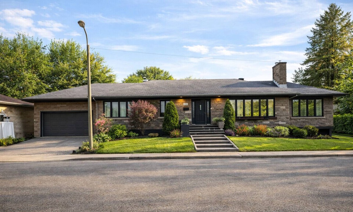 Mauricie House | L`urbaine. Piscine creusée.