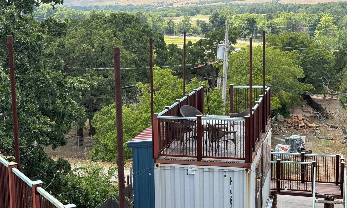 Medicine Park House | L2 Village Vista SkyStack—Rooftop Patio View Sleeps 7