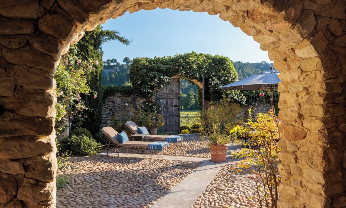 Menerbes Hotel | La Bastide De Marie