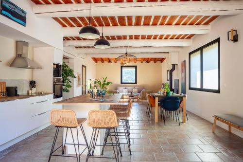 Auriol House | La Bastide des Oliviers