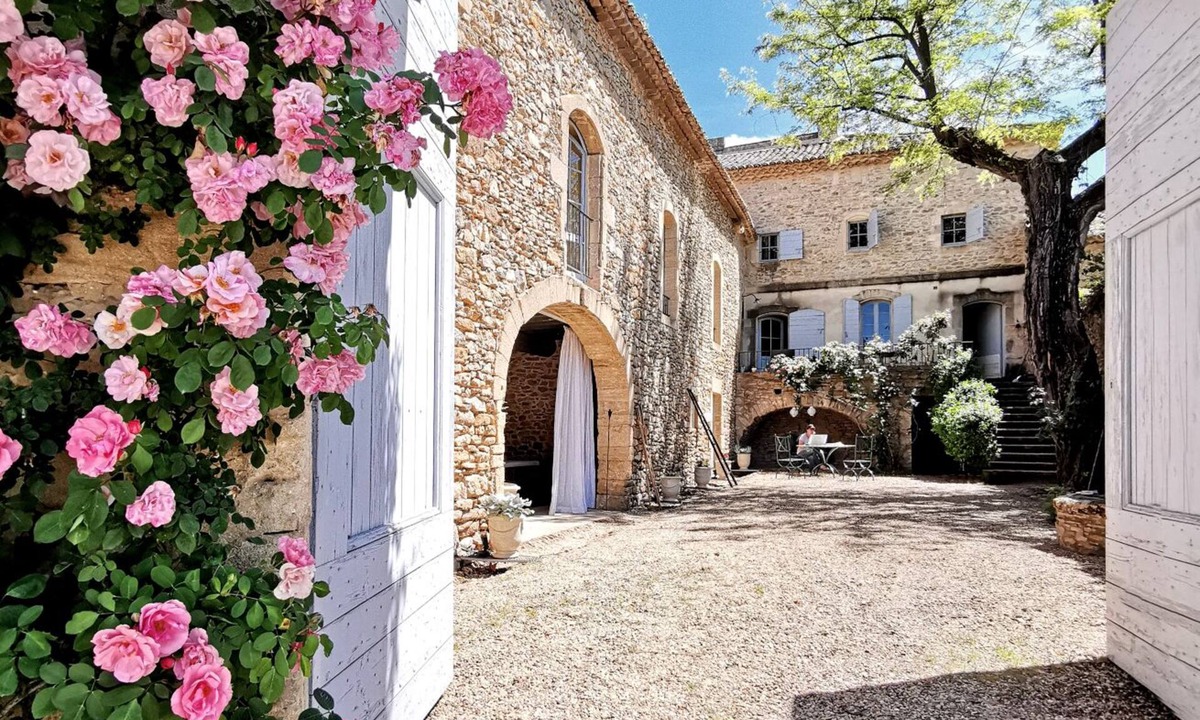 Laudun House | La Bastide du Farfadet