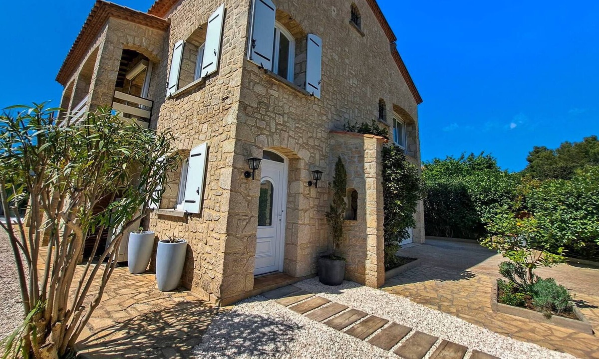 Saint-Jean-de-Vedas Villa | La Bastide de luxe avec piscine et climatisation St Jean de Vedas