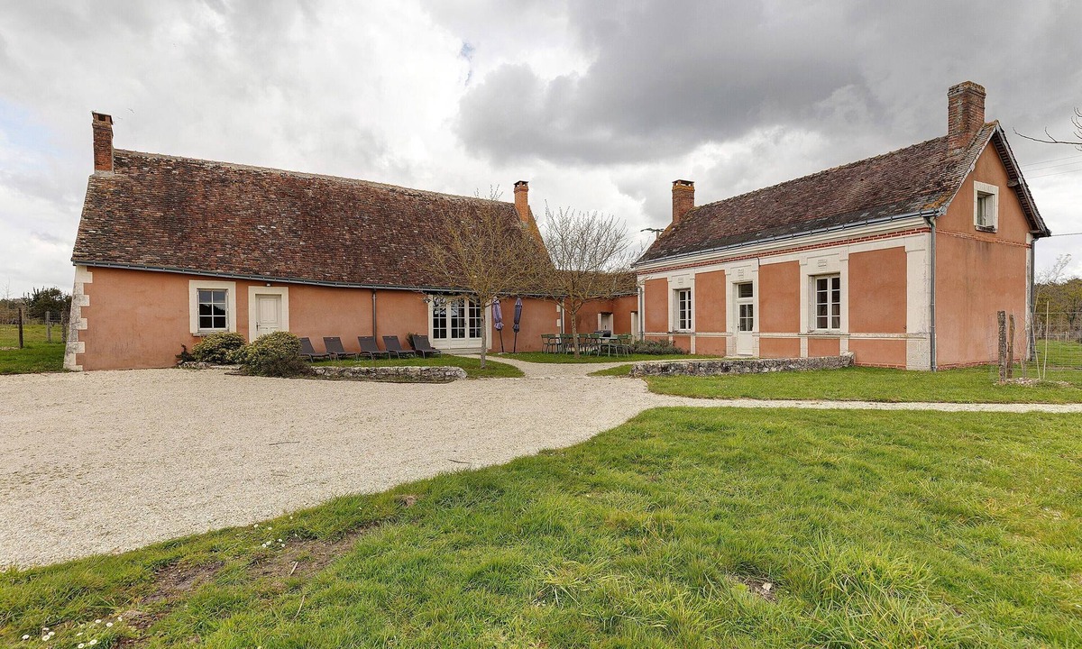 Ambillou Villa | La Beausserie – Domaine de La Trigalière with Shared Pool