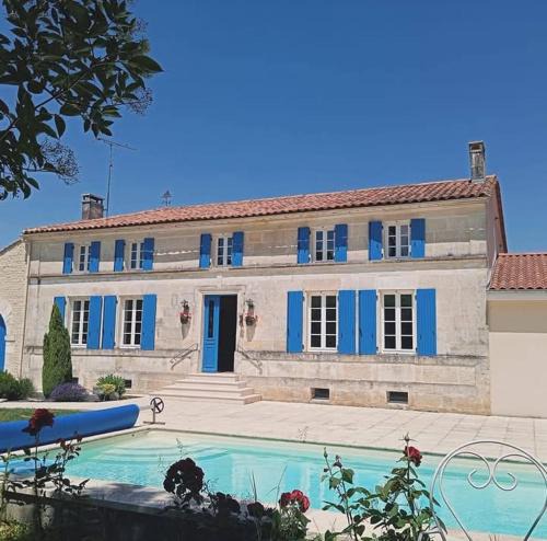 Montchaude House | La Belle Étape