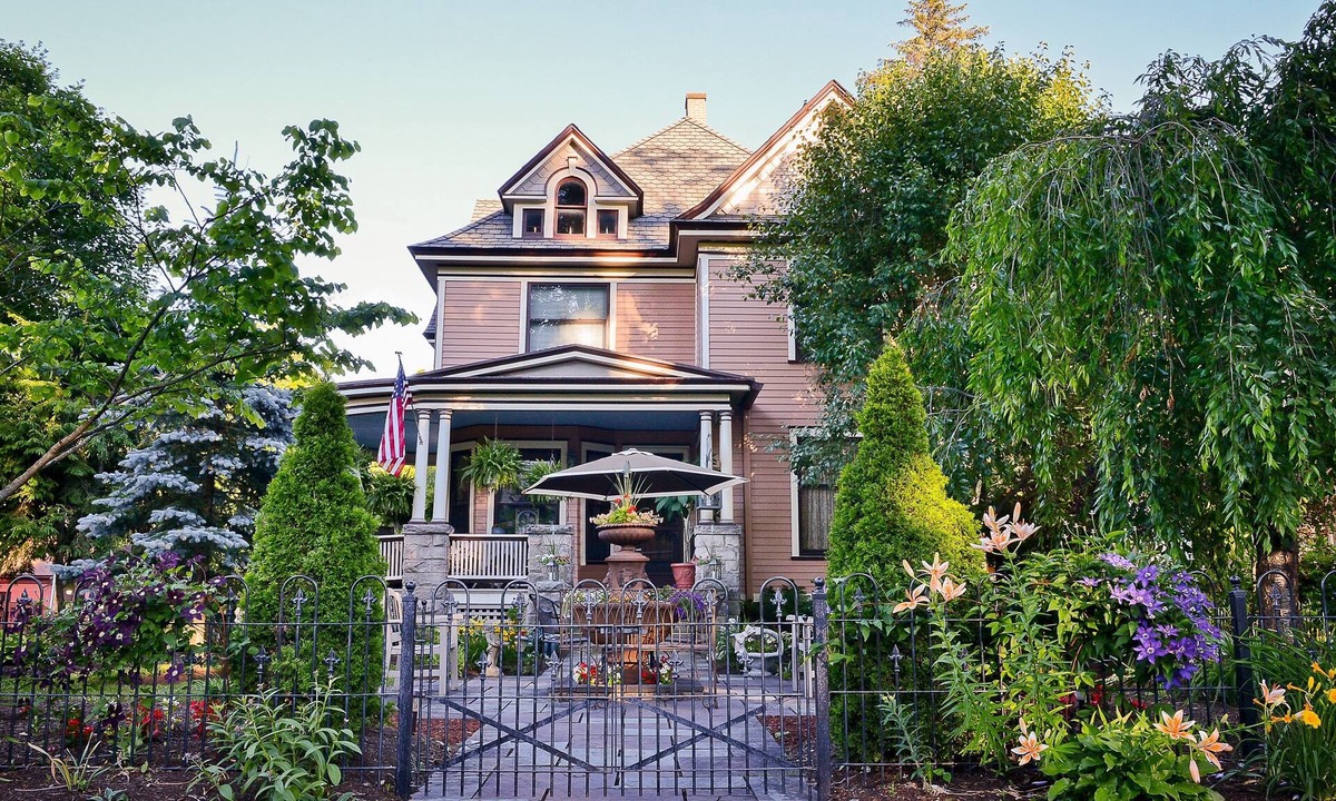 Wellsboro House | La Belle Auberge