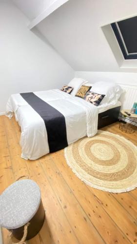 Douai Bed & Breakfast | La belle chambre Au fil de l'Eau 2 chambre d'hôte salon et cuisine partagés