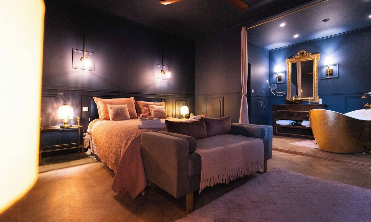 Talairan House | La Belle Dame sans Regrets