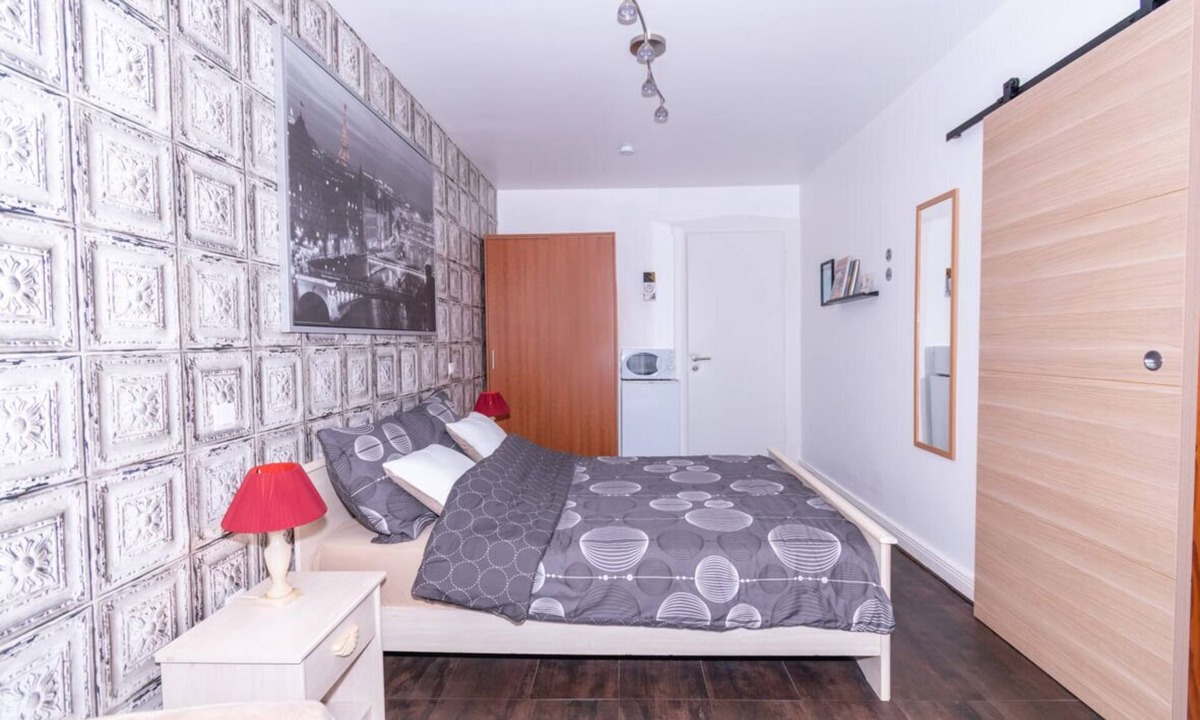 Puttelange-aux-Lacs Apartment | La Belle Epoque Room