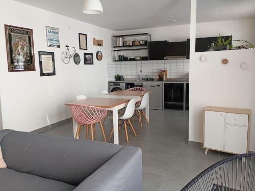 Saint-Florent-le-Vieil Apartment | La Belle Florentine