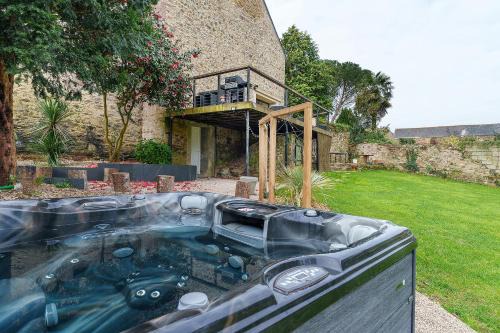 Campbon House | La Belle Impasse