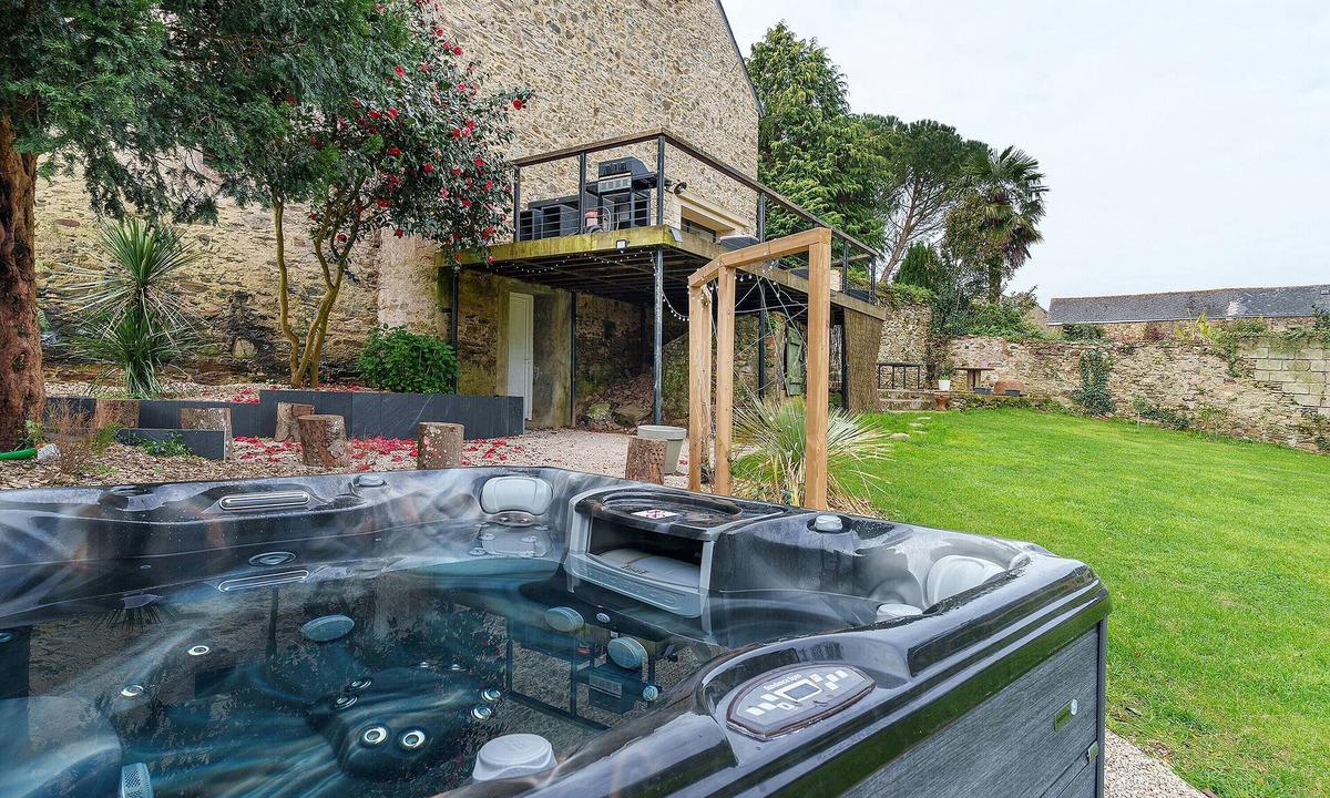 Campbon House | La belle impasse, holiday home for 15 guests