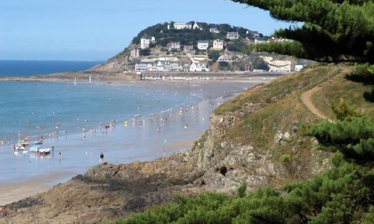 Lamballe House | La Belle Issue 2 - LAMBALLE