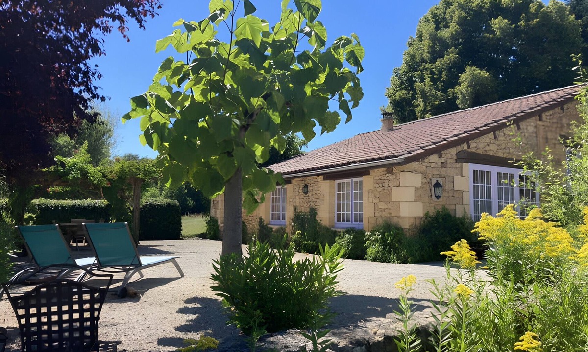 Le Buisson-de-Cadouin House | La Bergerie – Charming House with Shared Pool
