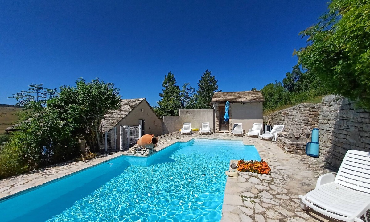 Hures-la-Parade House | La Bergerie, Gîte de France, private heated pool.
