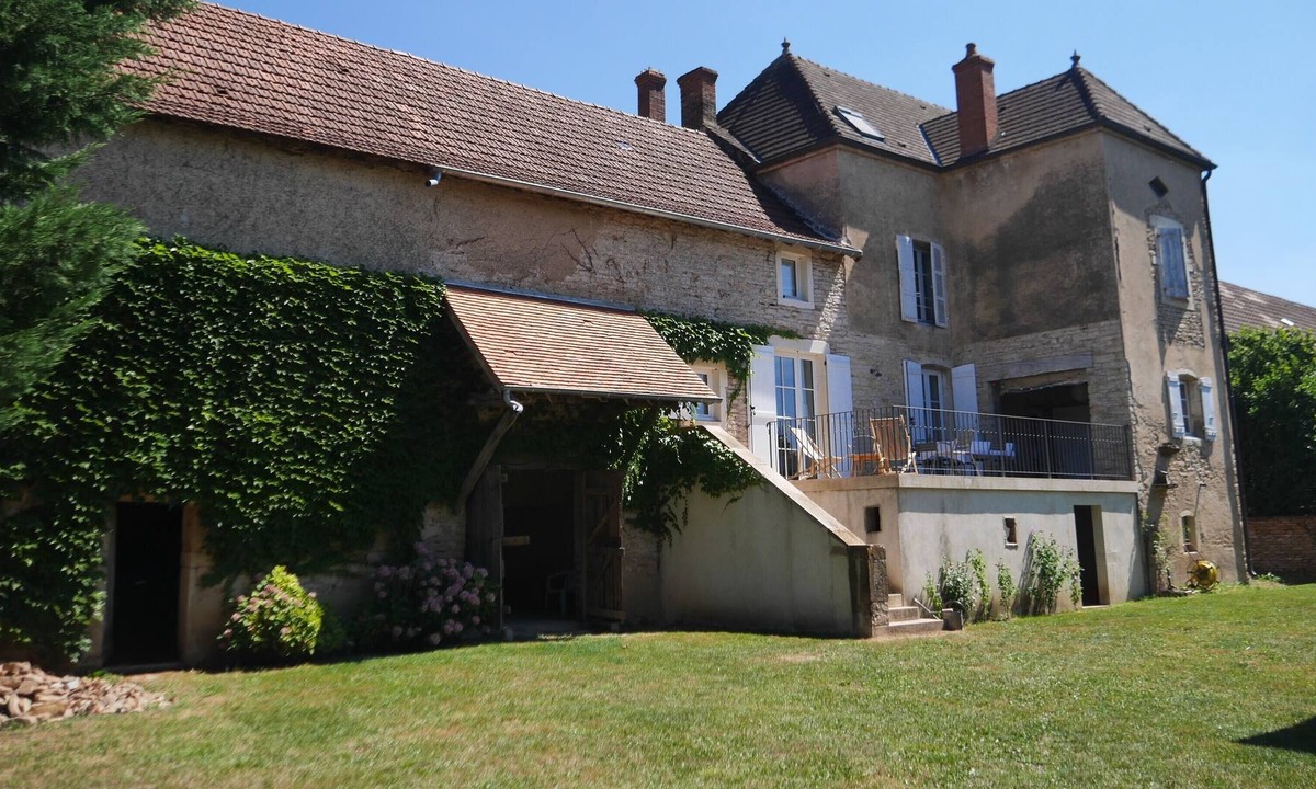 Nanton Other | La Bergerie -Nanton, old renovated farmhouse with swimming pool for familie