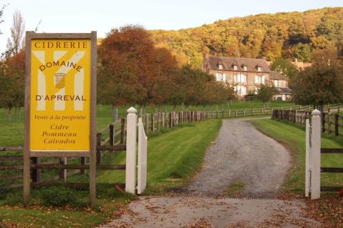 Pennedepie Apartment | La Bergeronnette - Domaine d'APREVAL - Campagne