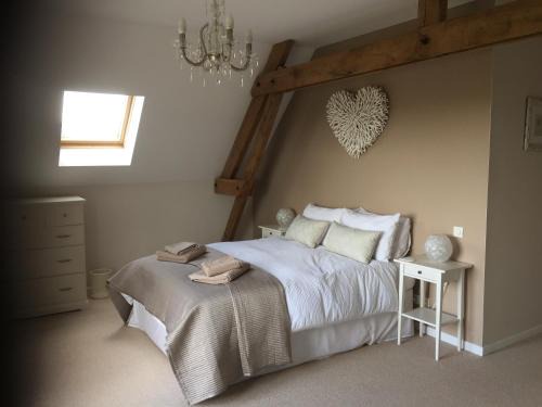 Saint-Laurent-de-Terregatte House | La Besnerais