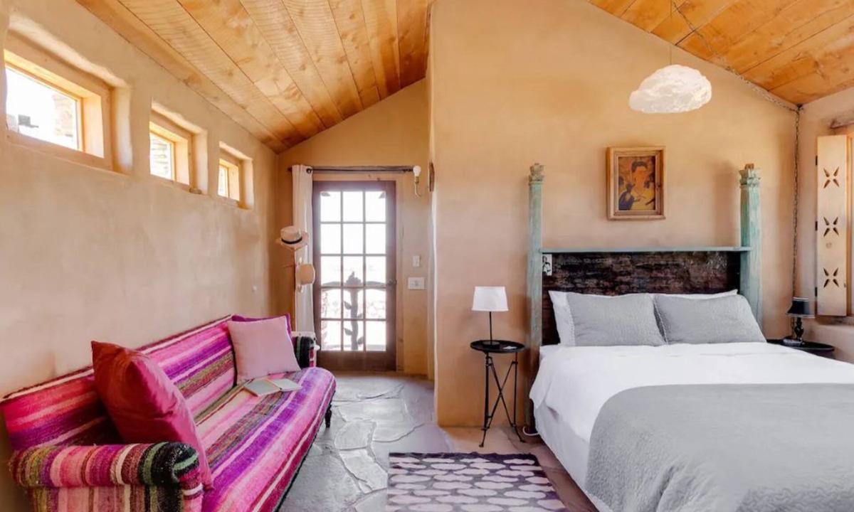 Abiquiu House | La Biblioteca: Eclectic Cottage in OKeeffe Country