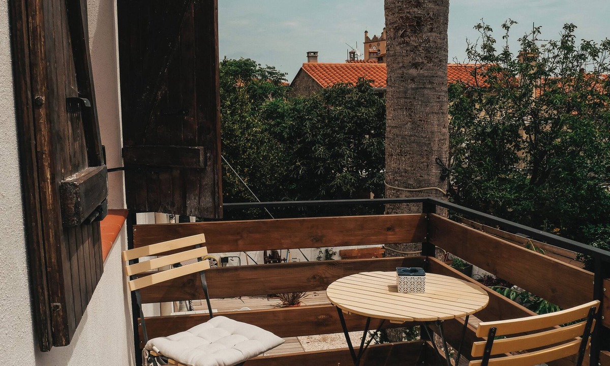 Saint-Genis Apartment | La bodeguita 1