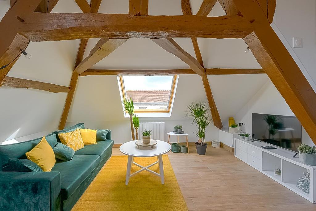 Marly-la-Ville Apartment | La Bodeguita : Roissy CDG, Parc Astérix, Parc Des Expositions