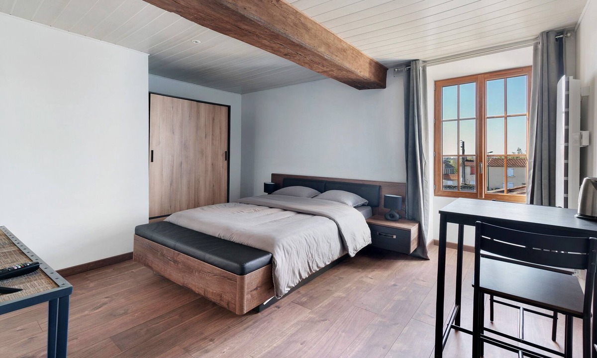 Frossay Bed & Breakfast | La Bohème Room 3 with Wi-Fi