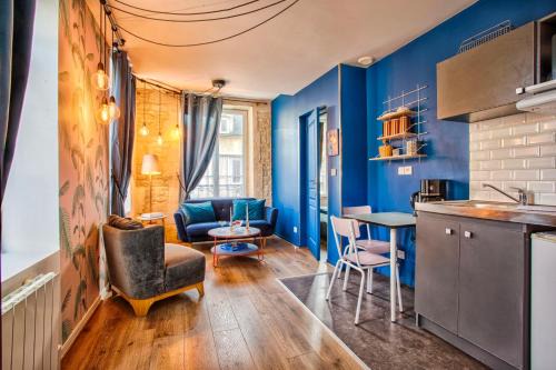 Centre Ancien Apartment | La Bonbonnière, Bleue ou Rose
