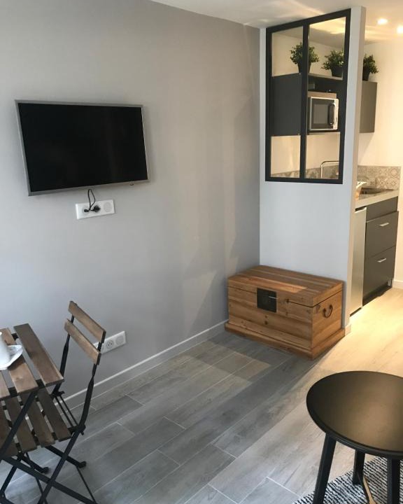 Honfleur Apartment | La bonbonnière de Sofi