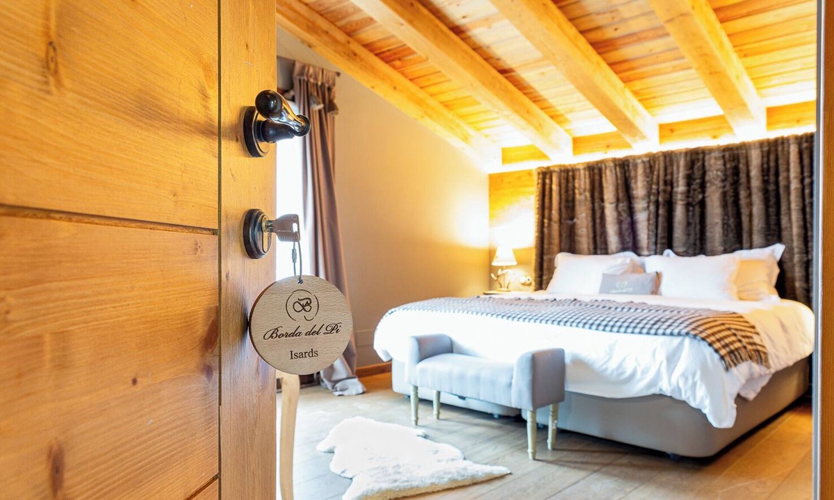 Prats Bed & Breakfast | La Borda del Pi I Isards I Breakfast Included