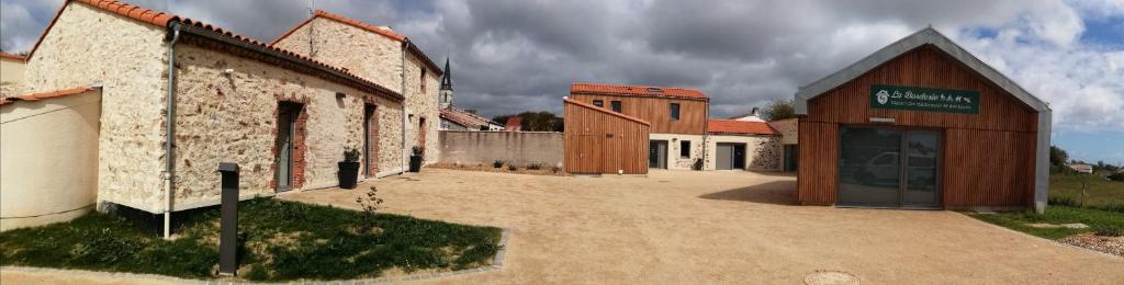 Vaire House | La Borderie - Gîte de groupe