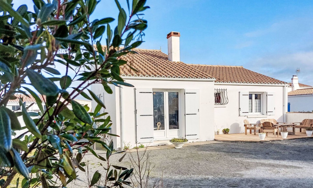 L'Epine House | La Bosse XL (Villa + Dépendance) by Interhome
