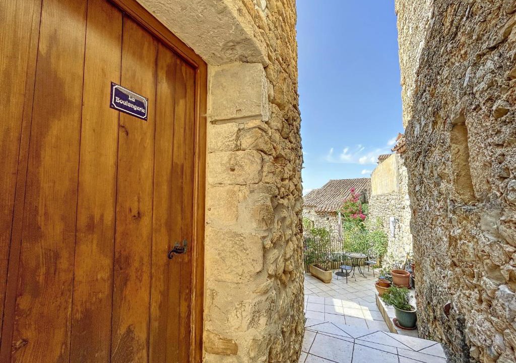Saint-Sauveur-de-Cruzieres House | LA BOULANGERIE