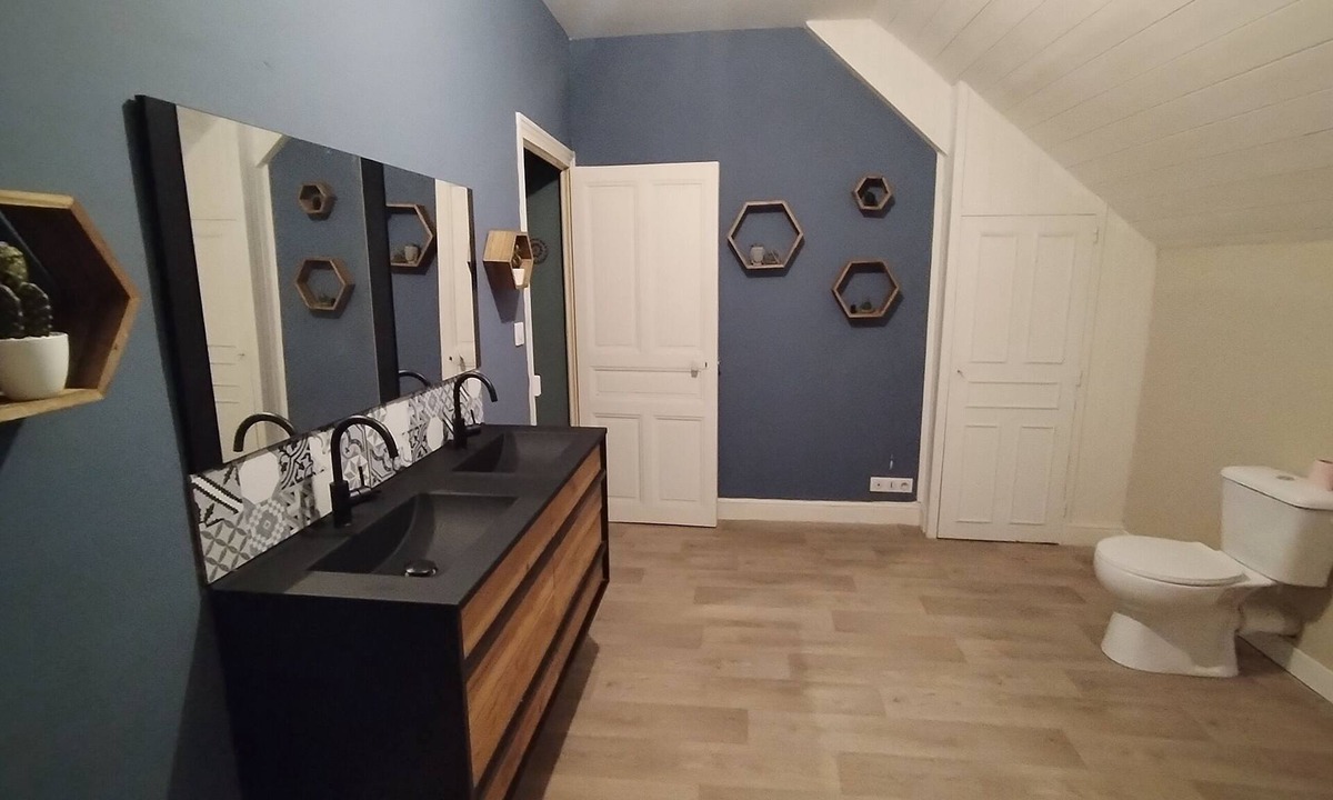 Ally Villa | La bourgeoise.