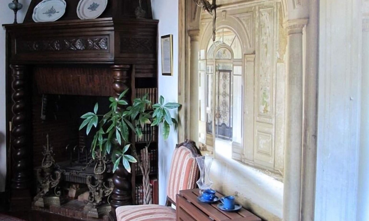 Historic Center House | La Bourgogne en Ville