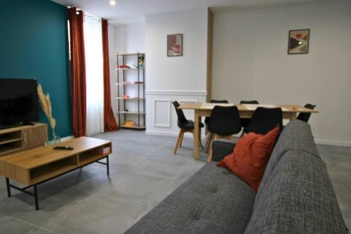 Noeux-les-Mines Apartment | La brique Rouge, 5P Parking