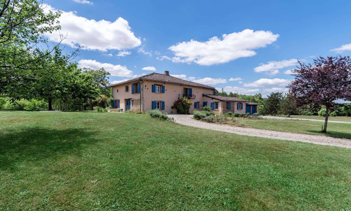 Lisle-sur-Tarn Villa | La Briqueterie - Five Bedroom Villa, Sleeps 10