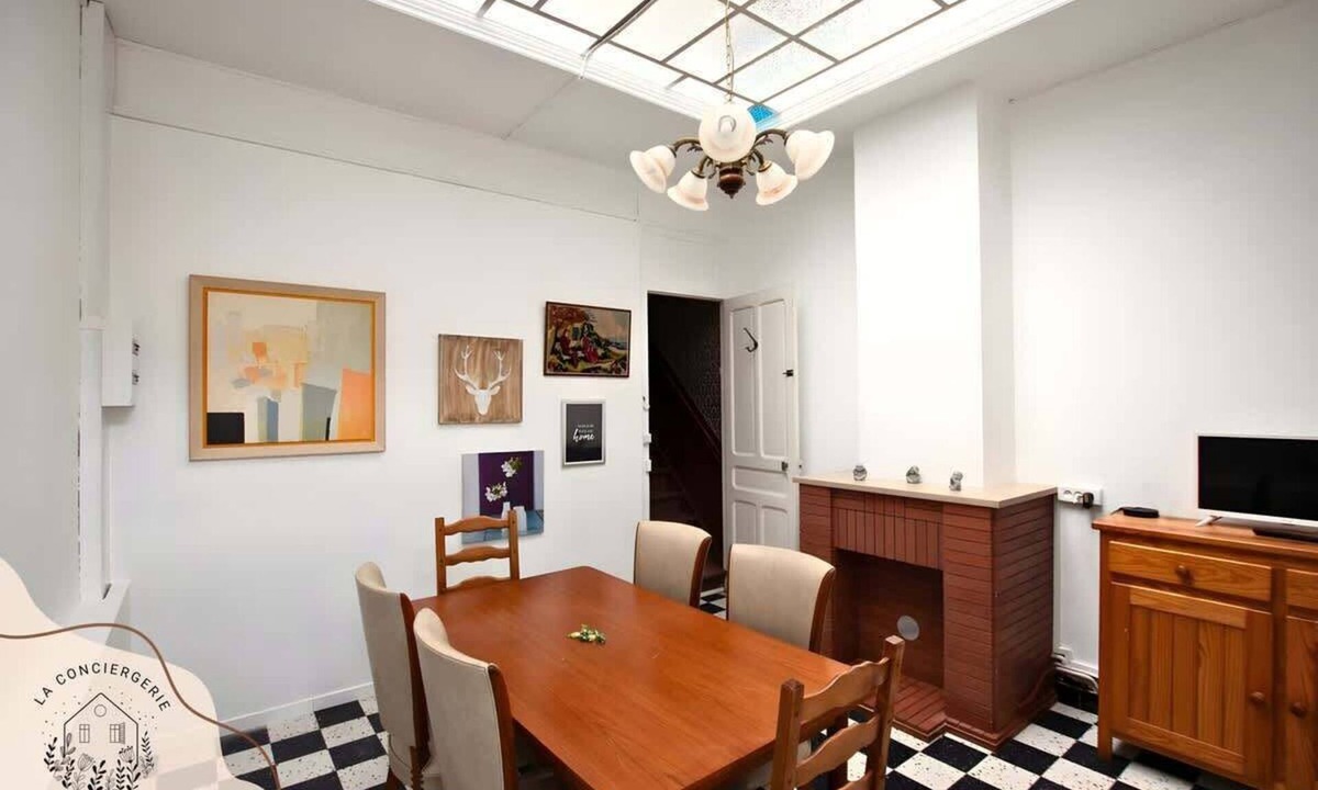 Lens House | La Brocante 4 ch, Centre Lens, Cour, Parking, 8p