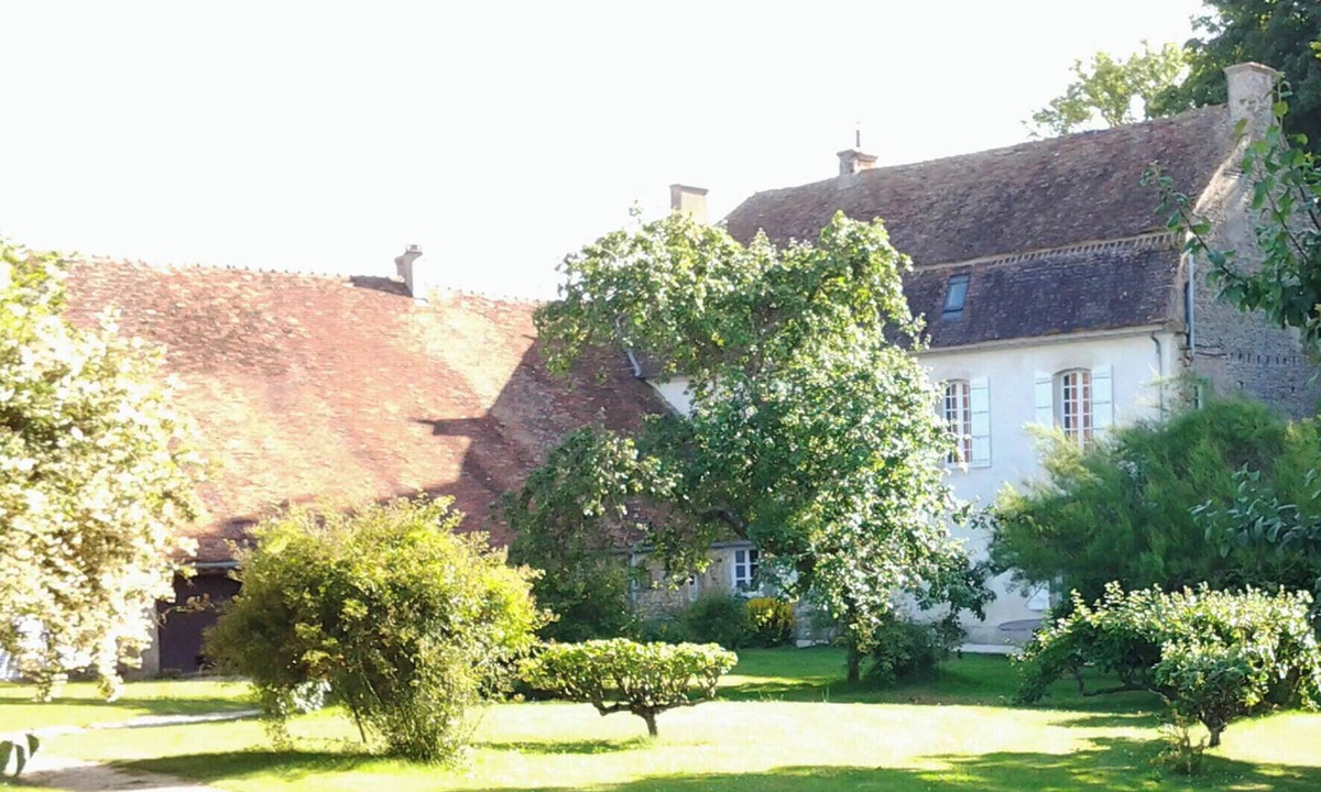 Les Moutiers-en-Auge House | La Buissonnière, a very large 18th-century house with swimming pool.