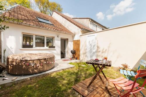 Sainte-Genevieve-des-Bois Apartment | La Bulle spa barbecue netflix - Paris Orly