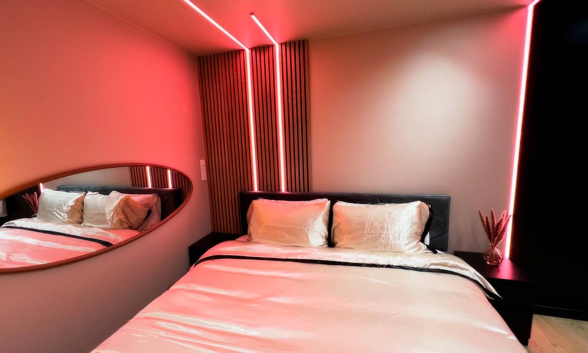 La Roche-sur-Yon House | La Bulle d'Amour - Luxury suite & SPA