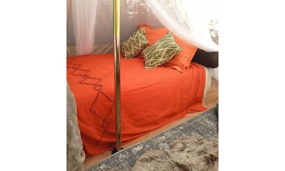 La Calotterie Cabin | LA CABANE BLEUE Glamping camping with all comforts