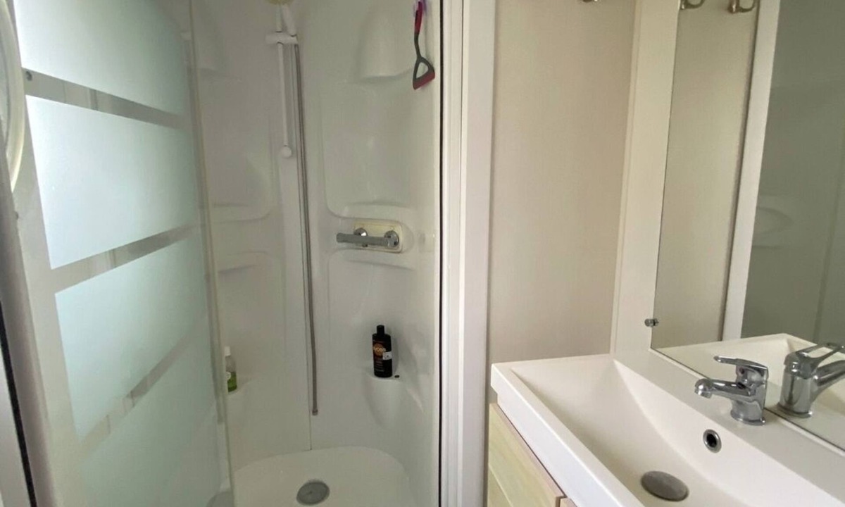Camiers House | La Cabane d'Arthur in 3 star campsite (Air conditioning, Heated pool)