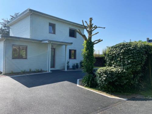 Plounevez-Lochrist House | La cabane de la baie