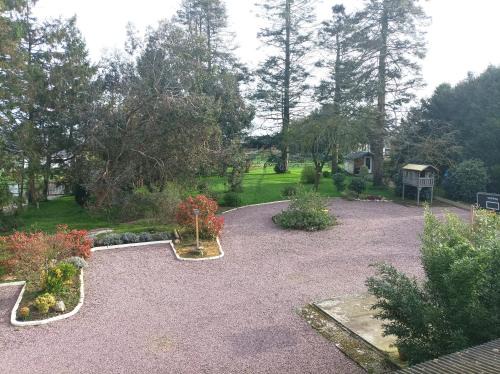 Annebault House | La cabane du Cardinal B&B